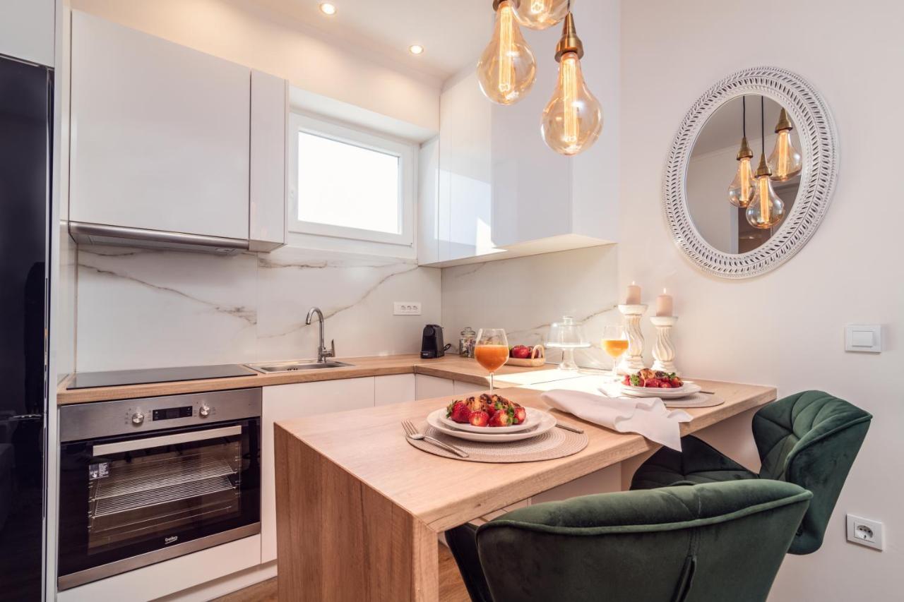 Maison Downtown Luxury Apartments! Закінф Екстер'єр фото