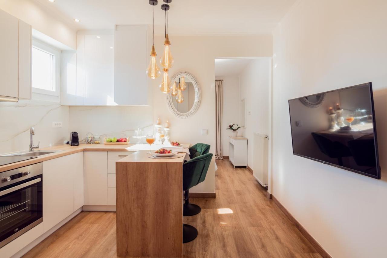 Maison Downtown Luxury Apartments! Закінф Екстер'єр фото